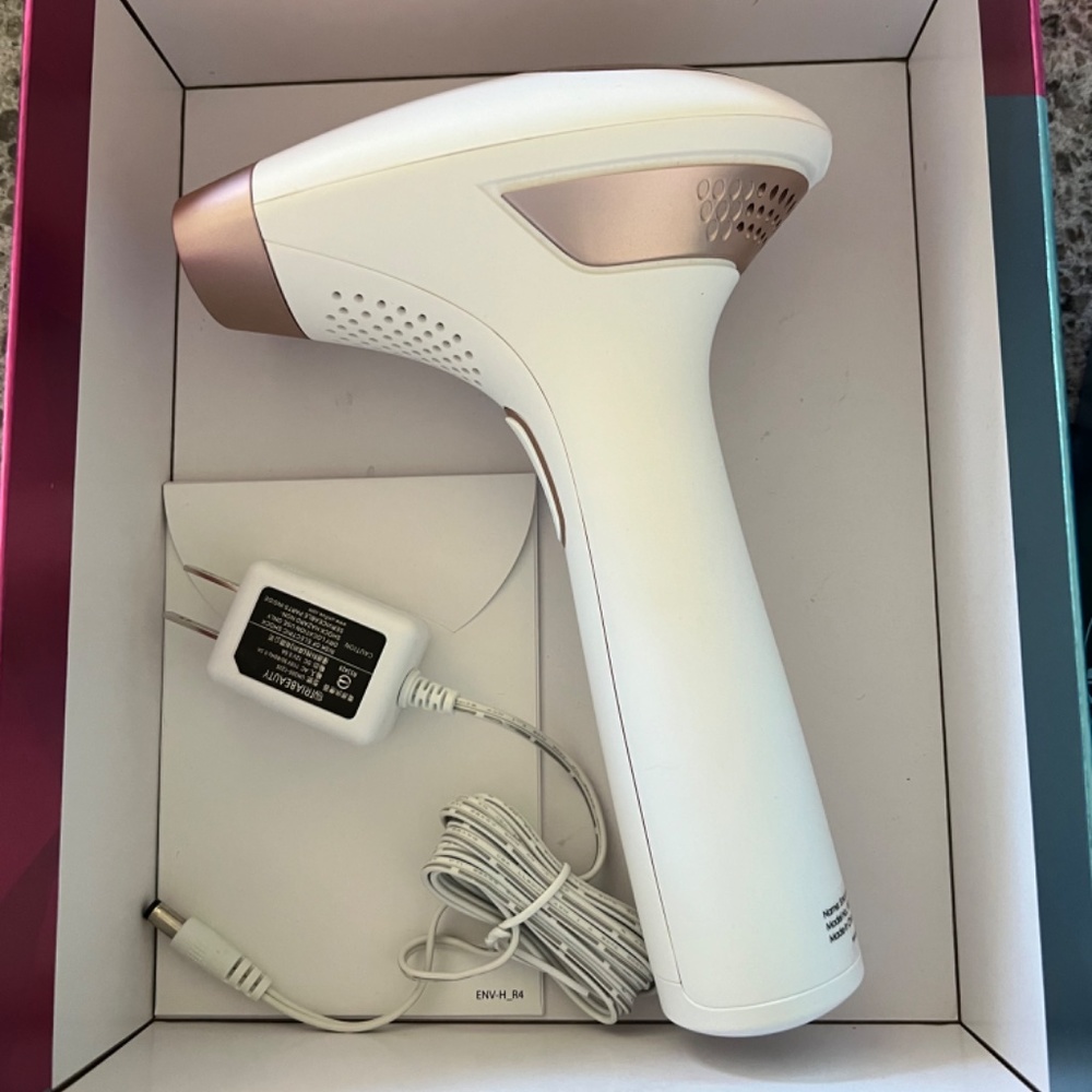 SmoothPro+ IPL Hair Removal Device - Picture 2 of 2